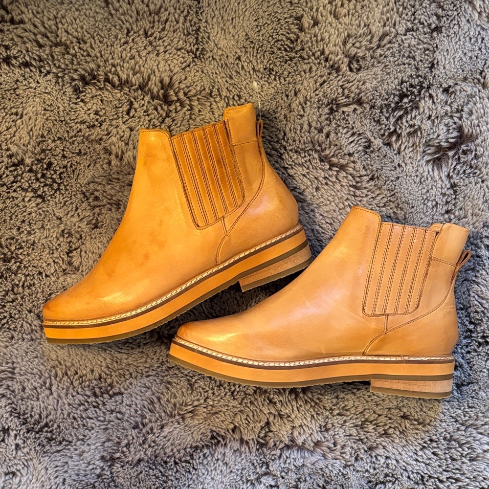 NIB Roolee Prince Boot - Picture 3 of 6